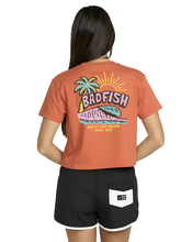 Cargar imagen en el visor de la galería, QUALITY CROP TOP TEE