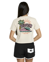 Cargar imagen en el visor de la galería, QUALITY CROP TOP TEE
